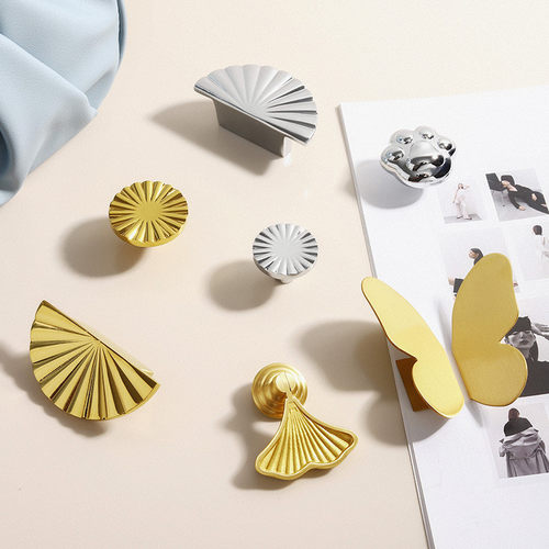 黄铜熊爪拉手新中式金色衣柜门把