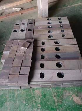 MN13筛板NM400450NM500耐磨板65MN锰钢板42crmo合金钢板切割零售