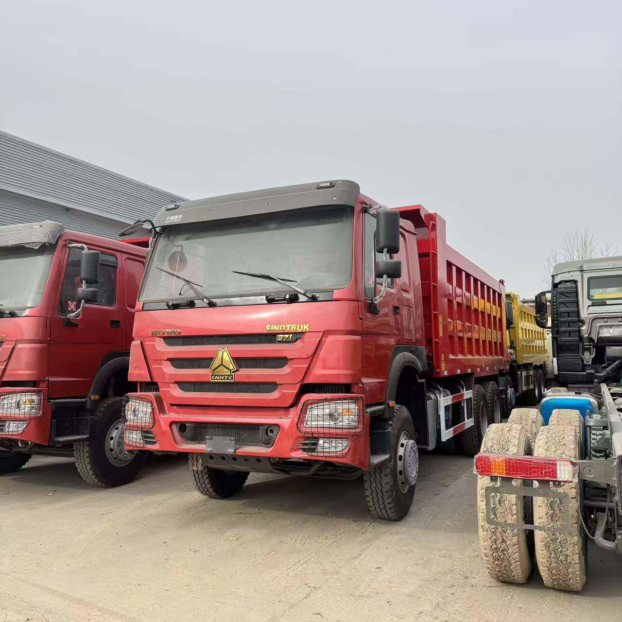 跨境出口供应精翻重汽豪沃6x4翻斗渣土车后翻自卸卡车