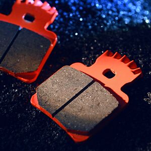 delin爱得利卡钳大对四碳纤维散热刹车片对二螃蟹下泵刹车皮片
