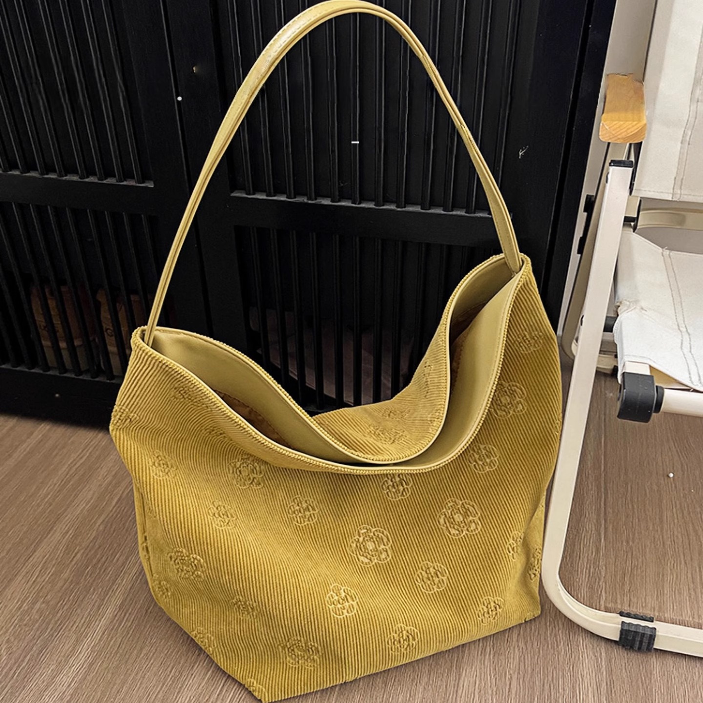 新款灯芯绒大容量托特包水桶包