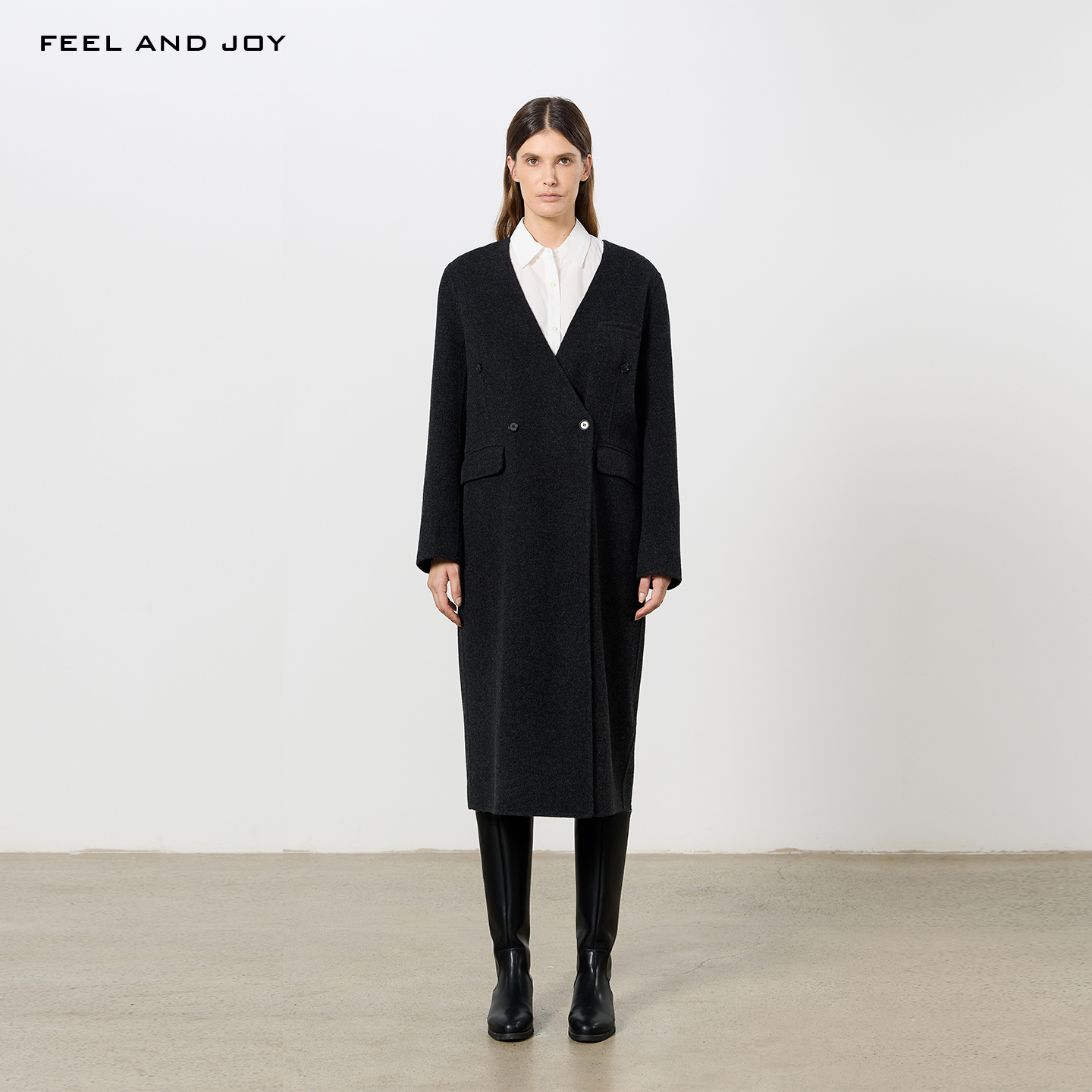 高级感黑色V领毛呢大衣女