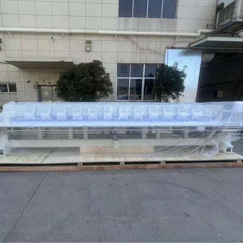 12头电脑绣花裁片成衣帽子个性化多头刺绣机高速12头12针电脑绣