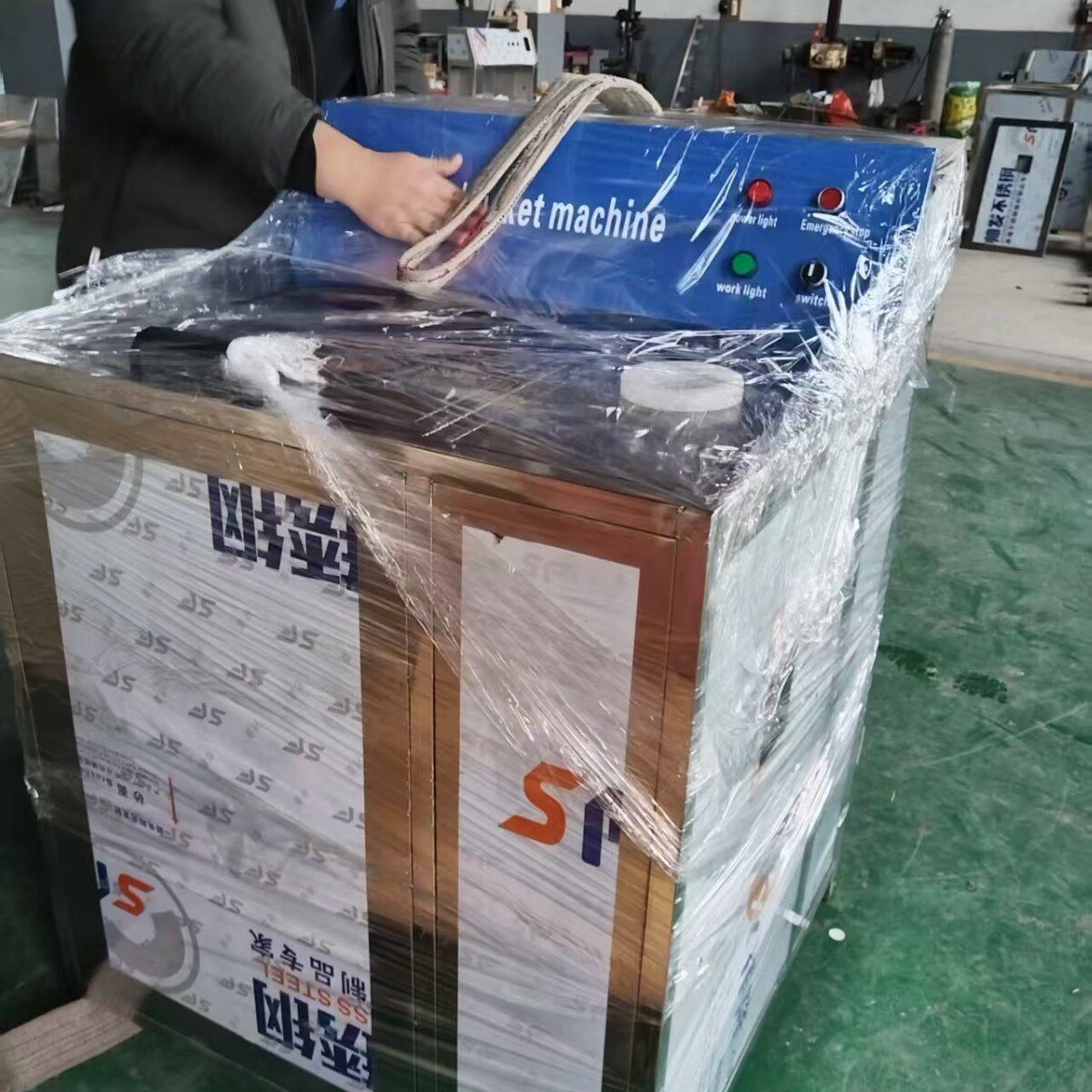 自动款单工位刷桶机18.9L水桶拔盖清洗机5加仑纯净水洗桶机