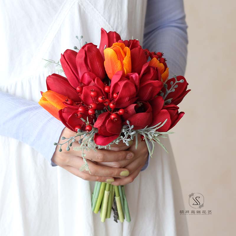 仿真花酒红色郁金香婚礼婚庆拍摄手捧花新娘结婚拍照把束摄影道具