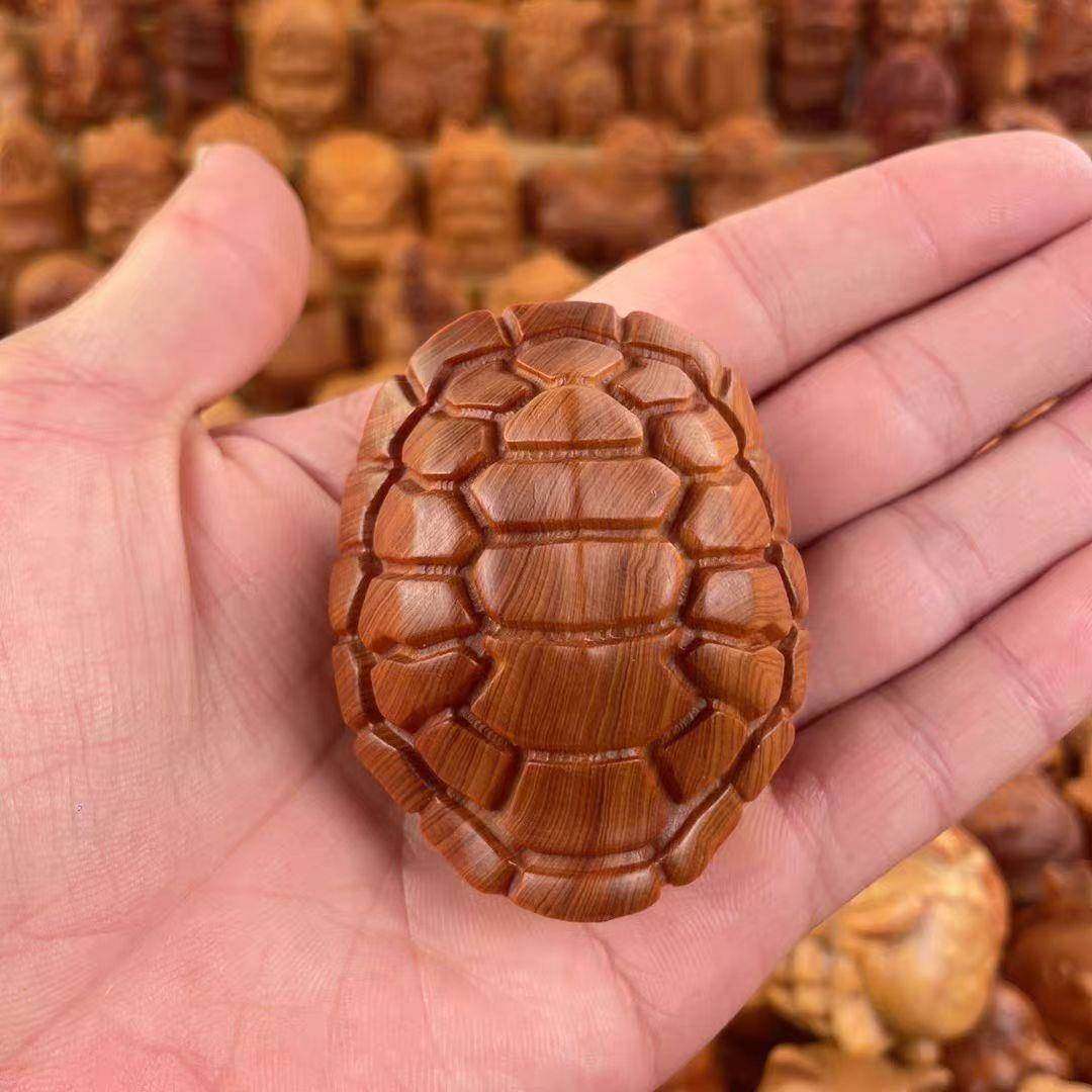 陈化料崖柏木雕富甲天下手把件乌龟壳实木雕刻随身把玩收藏工艺品