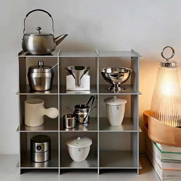 简约马克杯架不锈钢桌面陈列架多层隔板水杯展示架香水收纳置物架