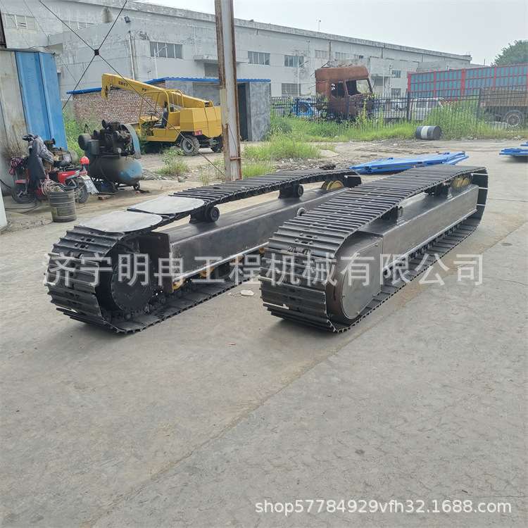 钢制履带底盘加装耐磨橡胶块行走方便 挖机钻机钢制履带底盘