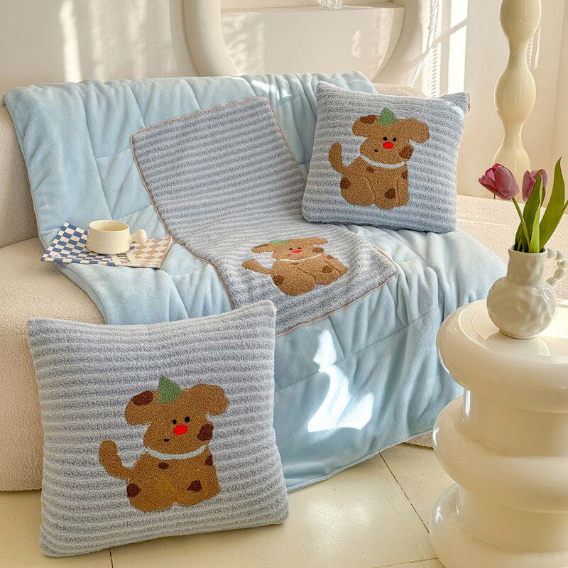 抱枕被子两用冬天加厚车载沙发靠枕午睡毯子二合一车用折叠枕头被