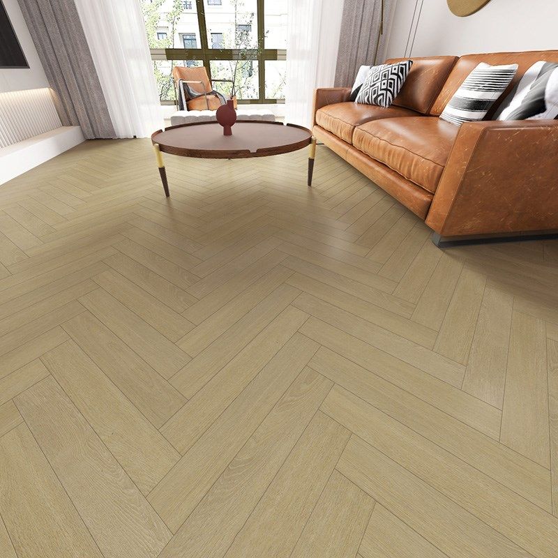 圣岛整芯新三层原木色人字拼鱼骨拼多层实木强化复合地热锁扣地板