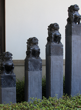 仿真栓马柱青石狮子道具仿古做旧玻璃钢雕塑中式庭院古风装饰摆件