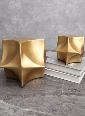 现代简约金色邸高几何桌面摆件样板房书房办公室金属摆设软装饰品