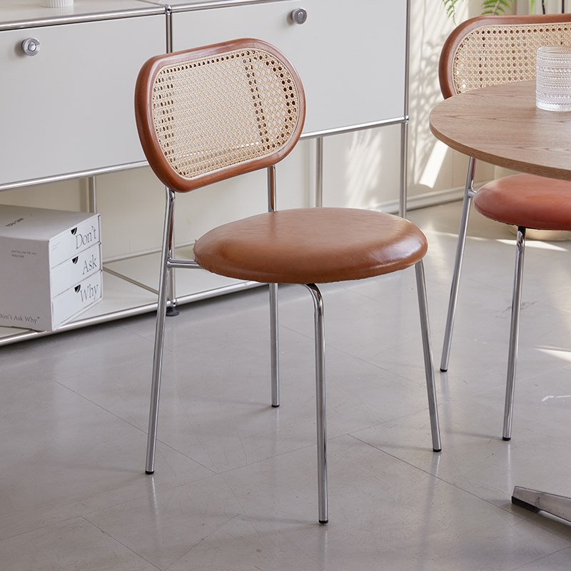 北欧轻奢餐椅家用高级感复古椅子藤编中古ins简约现代表情餐桌