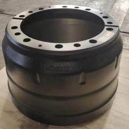 厂家重汽豪沃后制动鼓总成配件AZ712745412201