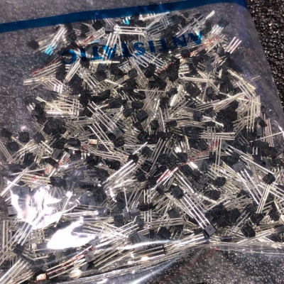 三极管 2N3906 3906 小功率晶体管 PNP 插件TO-92 1000个/22元