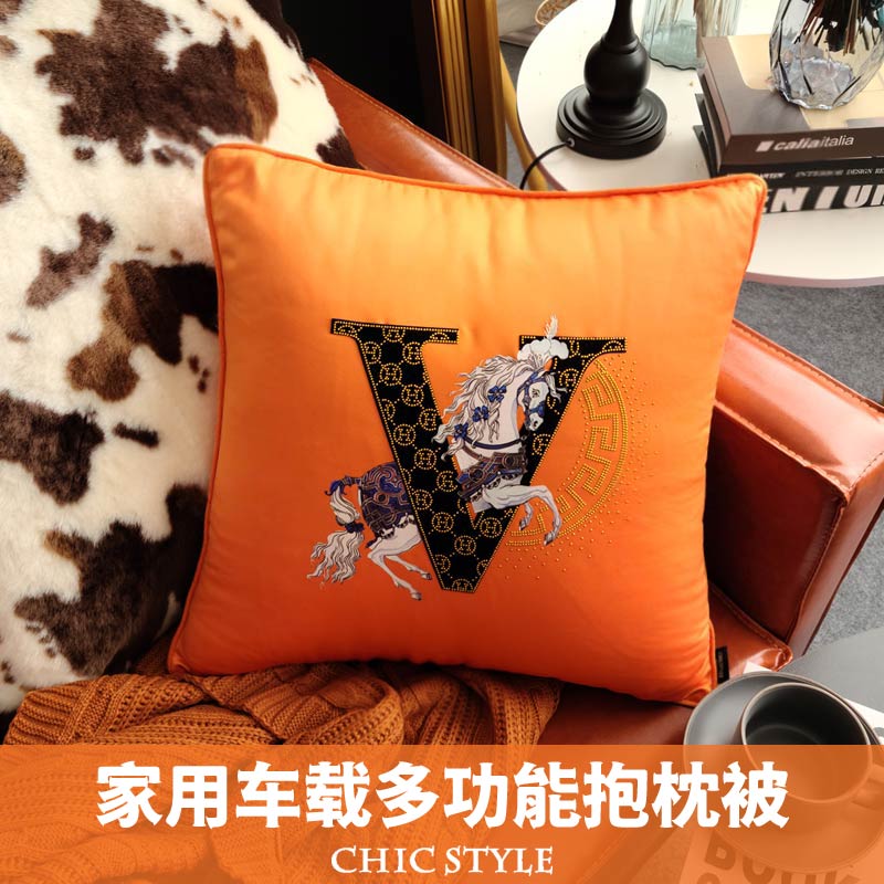 高档轻奢抱枕被子毯子两用汽车载午休午睡客厅沙发家用多功能夏季