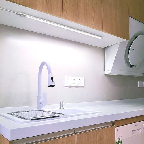 插电式人体感应灯入户门橱柜鞋柜卫生间红外小夜灯超薄220v灯条