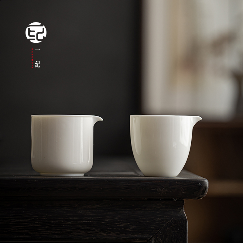 手工羊脂玉公道杯陶瓷分茶器甜白瓷功夫茶具家用茶海倒茶匀杯公杯