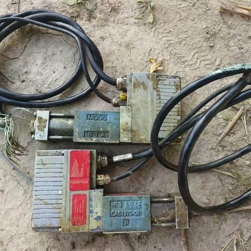 MOOG比例阀,拆机,功能未知,5000两个