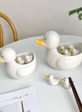 手绘陶瓷日式小鸭子筷子架快枕筷托创意酒店餐桌水果盘摆件装饰