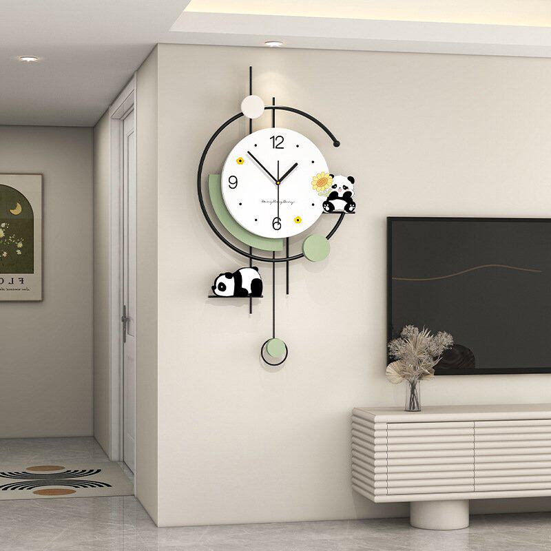 奶油风挂钟客厅高级感家用创意熊猫装饰钟表现代简约餐厅时钟挂墙