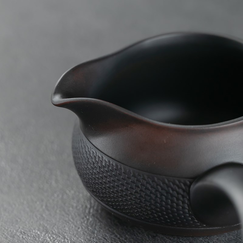 紫陶侧把公道杯跳刀工艺防烫分茶杯陶瓷茶具家用匀杯茶海公平杯