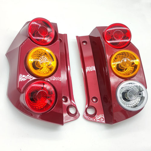 金彭V8电动汽车轿车后尾灯 后大灯 倒车灯 金鹏V8四轮车刹车灯