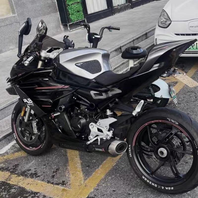 适用春风450SR改装竞技油箱罩rcr原车开发一体成型全包油箱保护罩