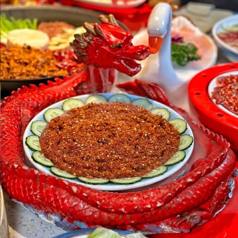 网红创意特色干冰龙形餐盘重庆十七门火锅店麻辣盘龙牛肉专用餐具