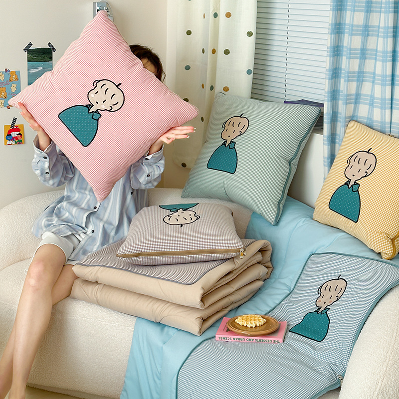 抱枕被子两用办公室午休可折叠二合一抱枕被汽车用车载靠枕情侣款