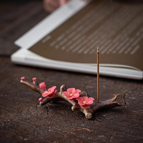 陶瓷梅花小香插陶瓷线香插家用檀香线香炉室内书房点香器净化空气