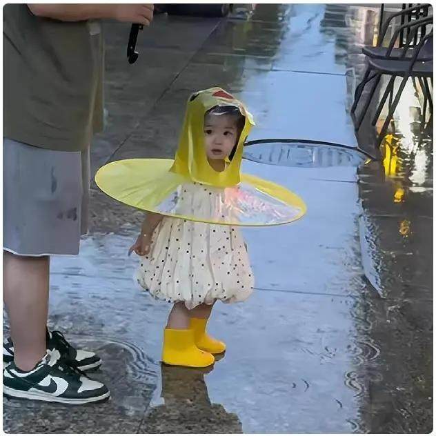 小黄鸭飞碟雨衣小孩斗篷式雨伞帽幼儿园宝宝儿童雨衣连身雨披女童,居家日用,雨披/雨衣,淘宝优惠券,粉丝福利购,淘宝优惠卷