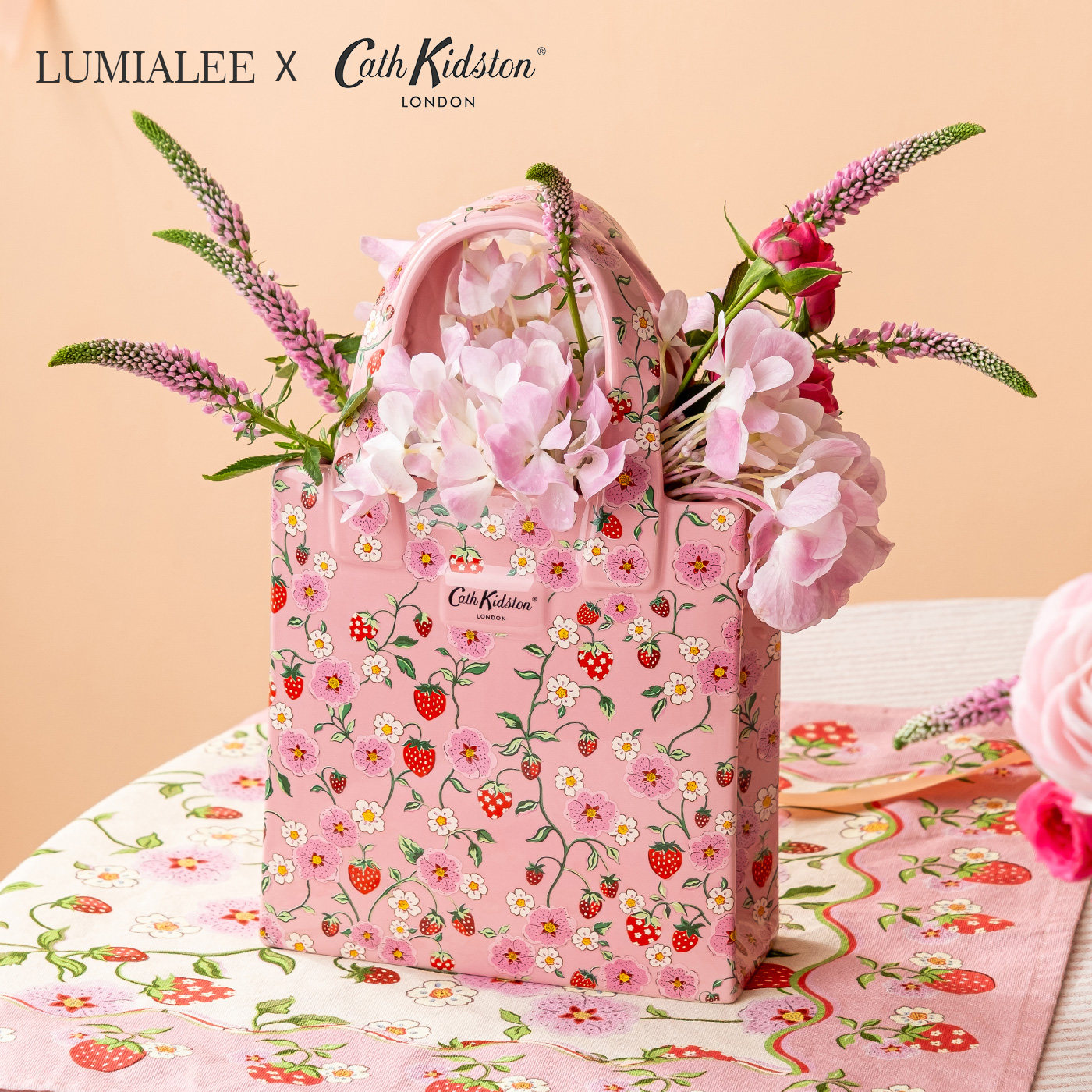 LUMIALEE英国Cath Kidston草莓手提包陶瓷花瓶伴手礼家居装修摆件