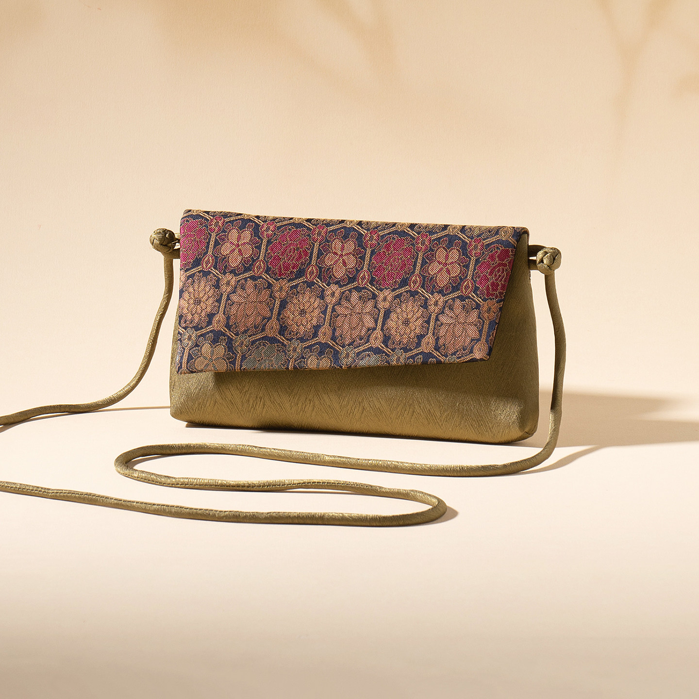 上海故事2026新款真丝手拿包新中式国风旗袍斜挎包送妈妈长辈礼物,箱包皮具/热销女包/男包,通用款女包,淘宝优惠券,粉丝福利购,淘宝优惠卷