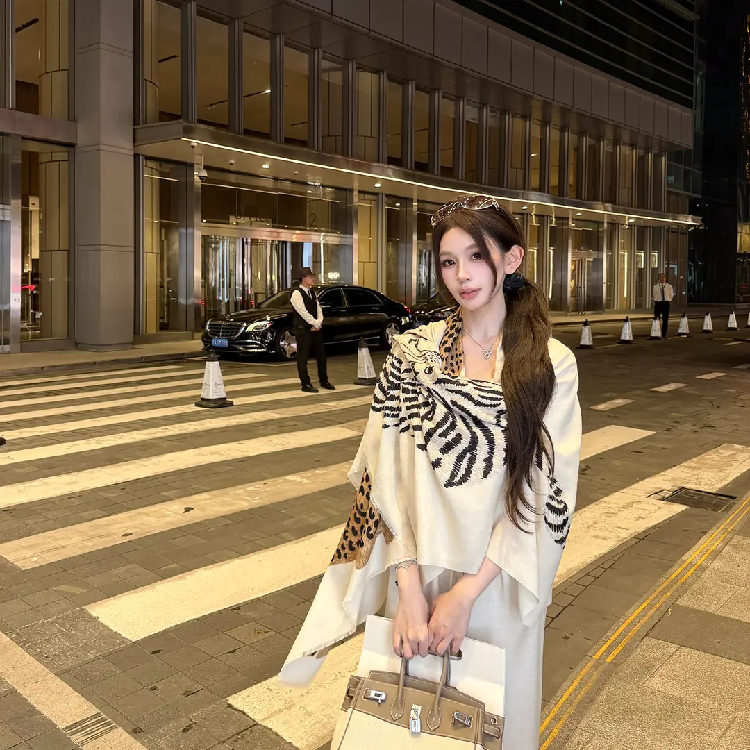 披肩外搭女2026新款围巾韩版百搭披肩夏季薄款欧美双兽揽运lx