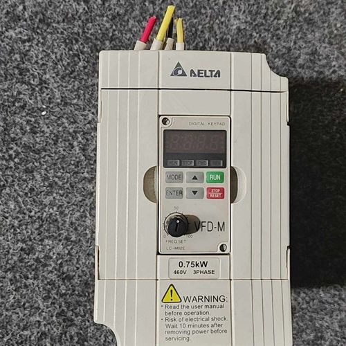 拆机台达VFD007M43B变频器,成色祥参如图所示。图片均