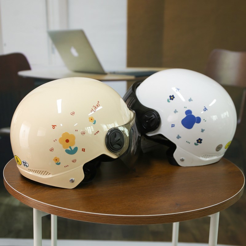 电动车头盔新国标3C认证女士四季小蓝花通用电瓶摩托车儿童夏半盔