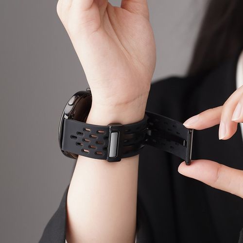 适用华为GT5pro手表GT3/4新款磁吸扣透气硅胶表带gt2pro运动watch