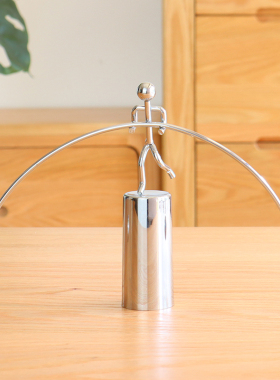 创意家居客厅装饰不倒翁小铁人混沌牛顿摆设儿童房间单脚平衡摆件