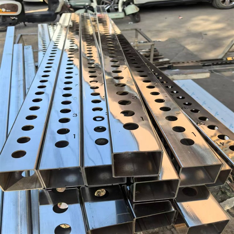 304不锈钢方管带孔激光切割圆管精细冲多孔黑铁镀锌定制加工