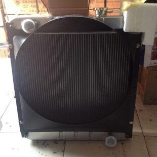 4110发动机水箱62宽高70厚7带风圈水口上左下右直径44mm两侧固定