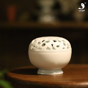 宋式 开片釉纯手工雕刻牡丹缠枝纹 青白瓷香炉 大鱼美器