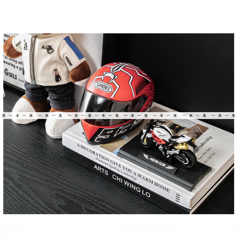 现代样板房儿童房机车主题摆件男孩房桌面赛车头盔跑车摩托模型