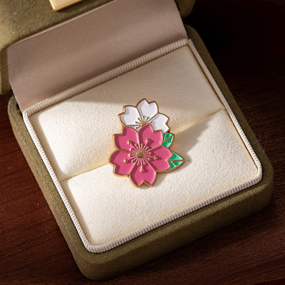 樱花胸针粉白拼色滴油花朵