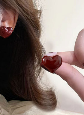 复古安可拉红爱心耳钉女甜美简约时尚耳环高级感百搭耳饰货源