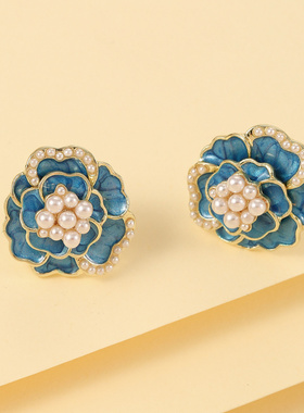 多层次山茶花珍珠耳钉清新甜美绿色滴油耳环轻奢小众银针新款耳饰