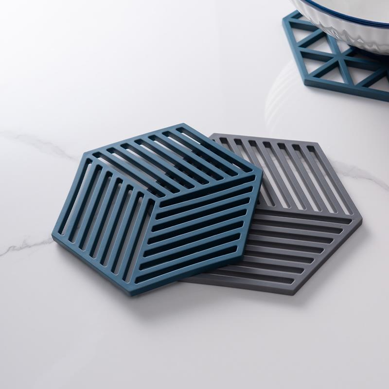 北欧隔热餐桌垫家用防烫耐热小块硅胶餐垫防热盘垫碗垫日式杯垫菜