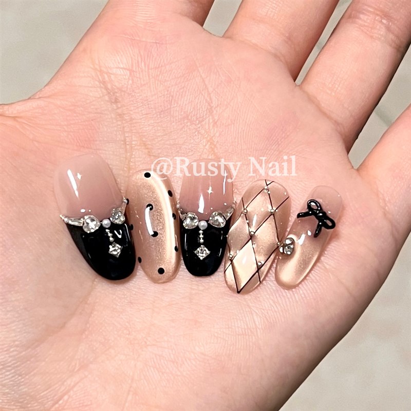 【格雷小姐】千金波点黑色法式蝴蝶结猫眼手工穿戴甲爆闪美甲贴片