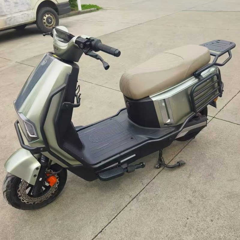 适用绿源F35/ZF35s电动车护杠加厚保险杠电瓶车后尾架后货架配件.