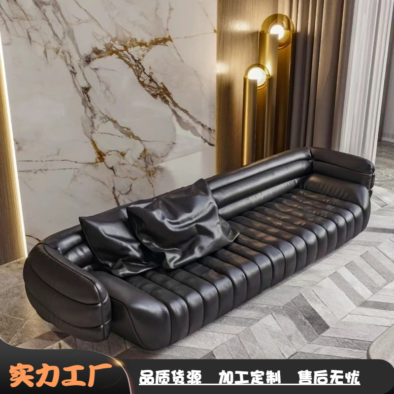 现代轻奢香蕉船沙发baxter纳帕油蜡皮设计师网红直排弧形客厅沙发